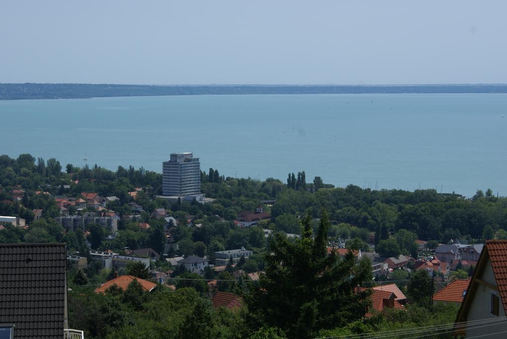 Sargarigo Apartman Haz Balatonalmádi Exterior foto