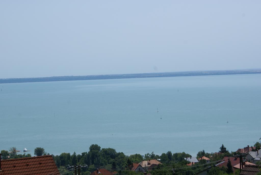 Sargarigo Apartman Haz Balatonalmádi Exterior foto